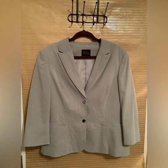 JM STUDIO~BLUE PINSTRIPE~BLAZER~SIZE 16 - Picture 4 of 8